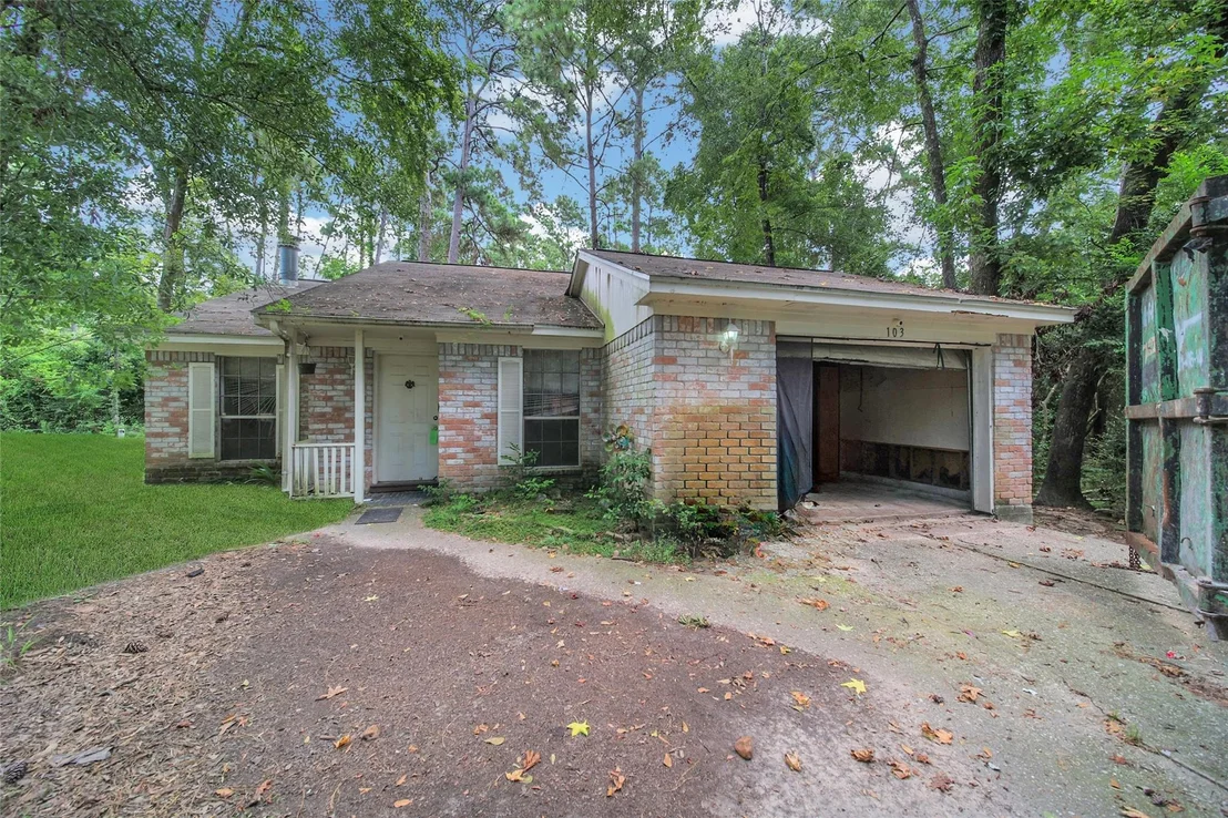 Photo of 103 E Wavy Oak Circle