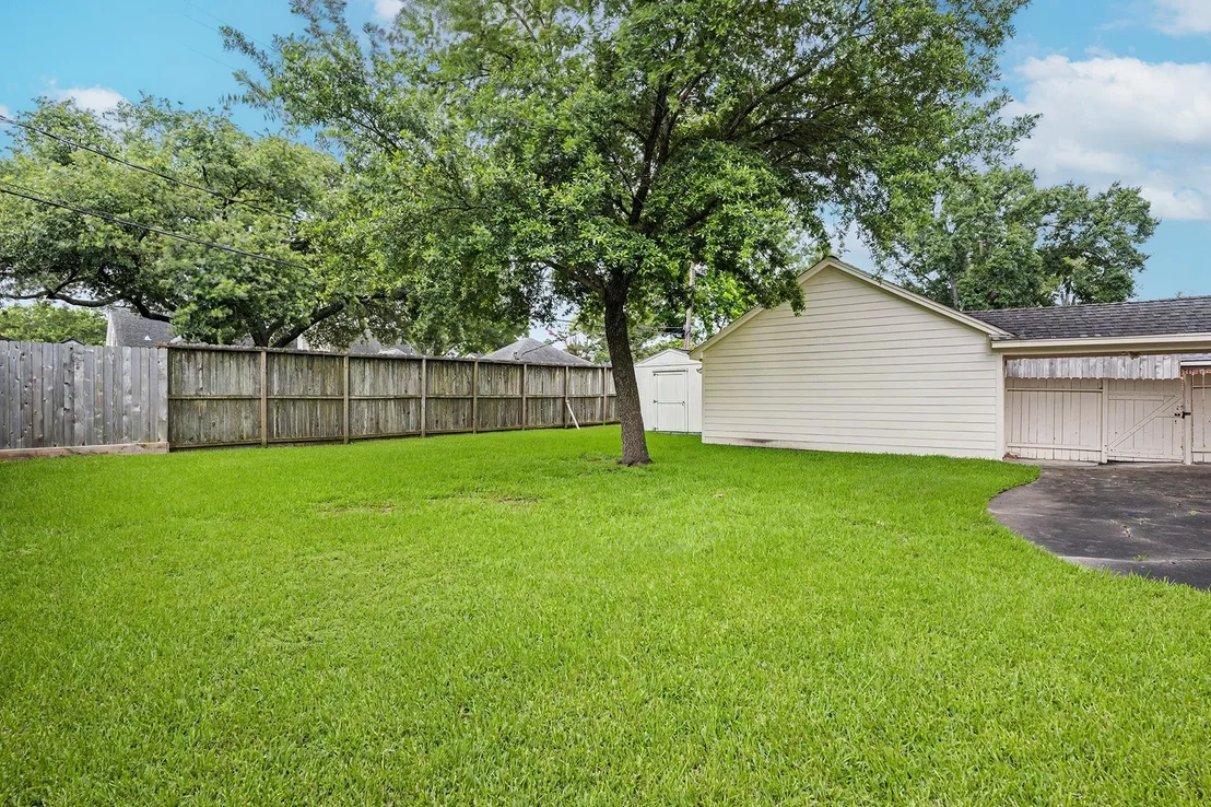 Photo of 7827 Meadowbriar Lane