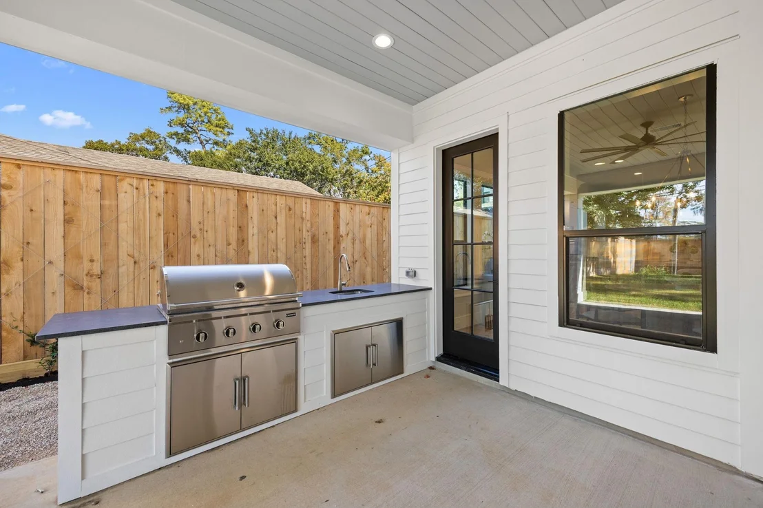 Photo of 4902 Oak Forest Drive