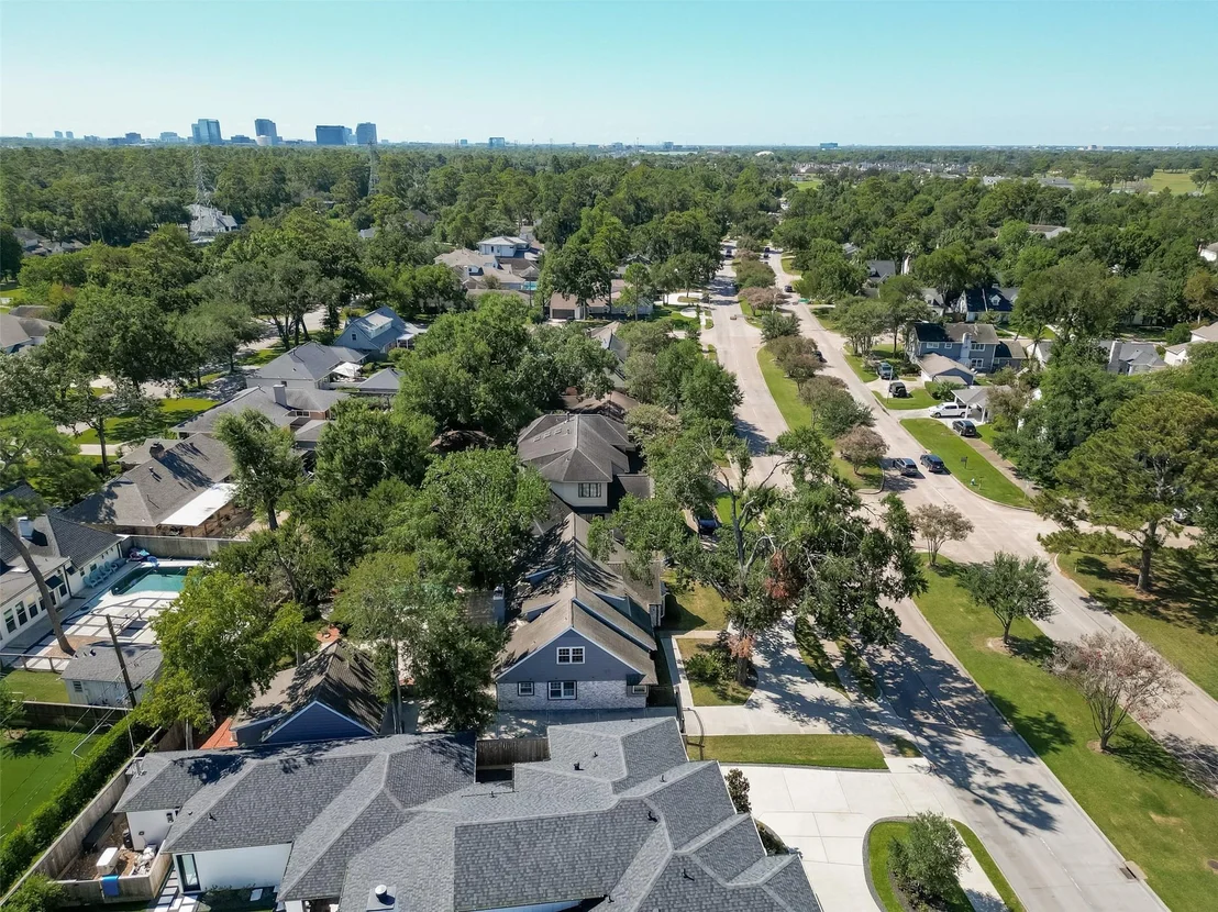 Photo of 418 N Wilcrest Drive