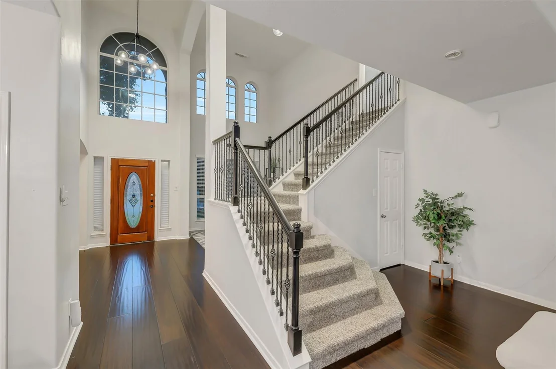 Photo of 30214 Vinebriar Drive