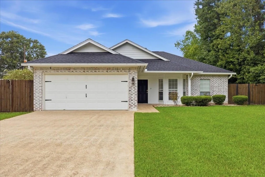 Photo of 495 Moore Drive
