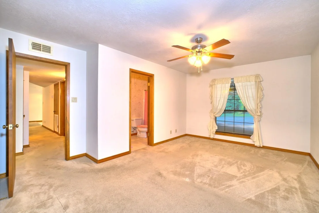 Photo of 1000 Crestline Lane
