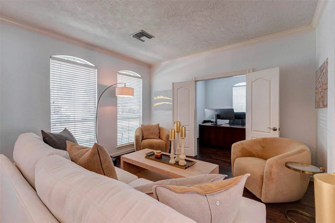 Photo of 1519 Darnley Lane