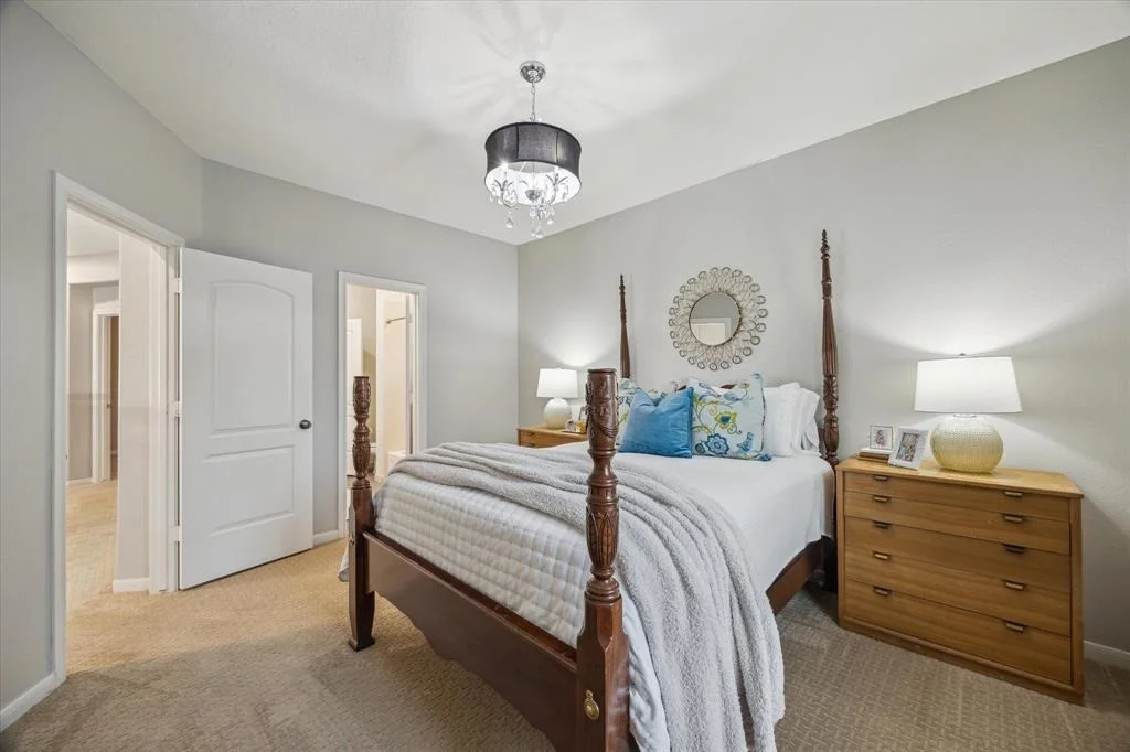 Photo of 63 E Beckonvale Circle