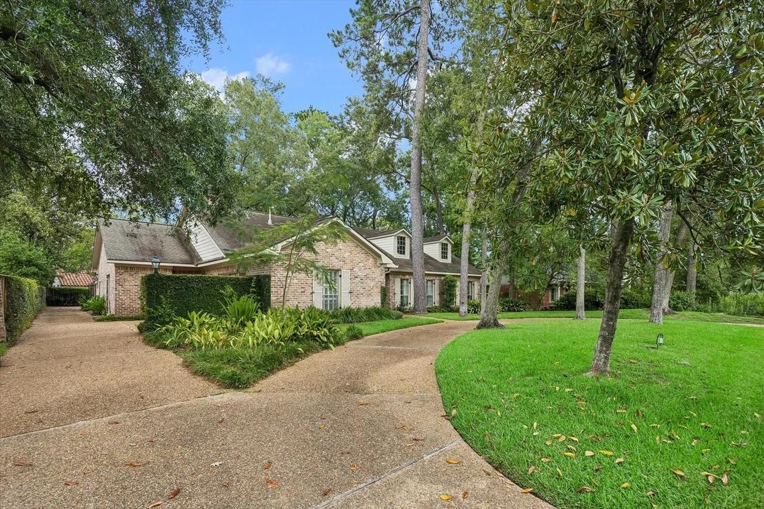 Photo of 526 Westminster Drive