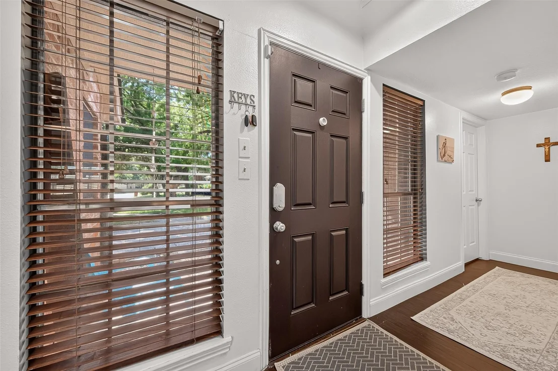 Photo of 14715 Summerway Lane