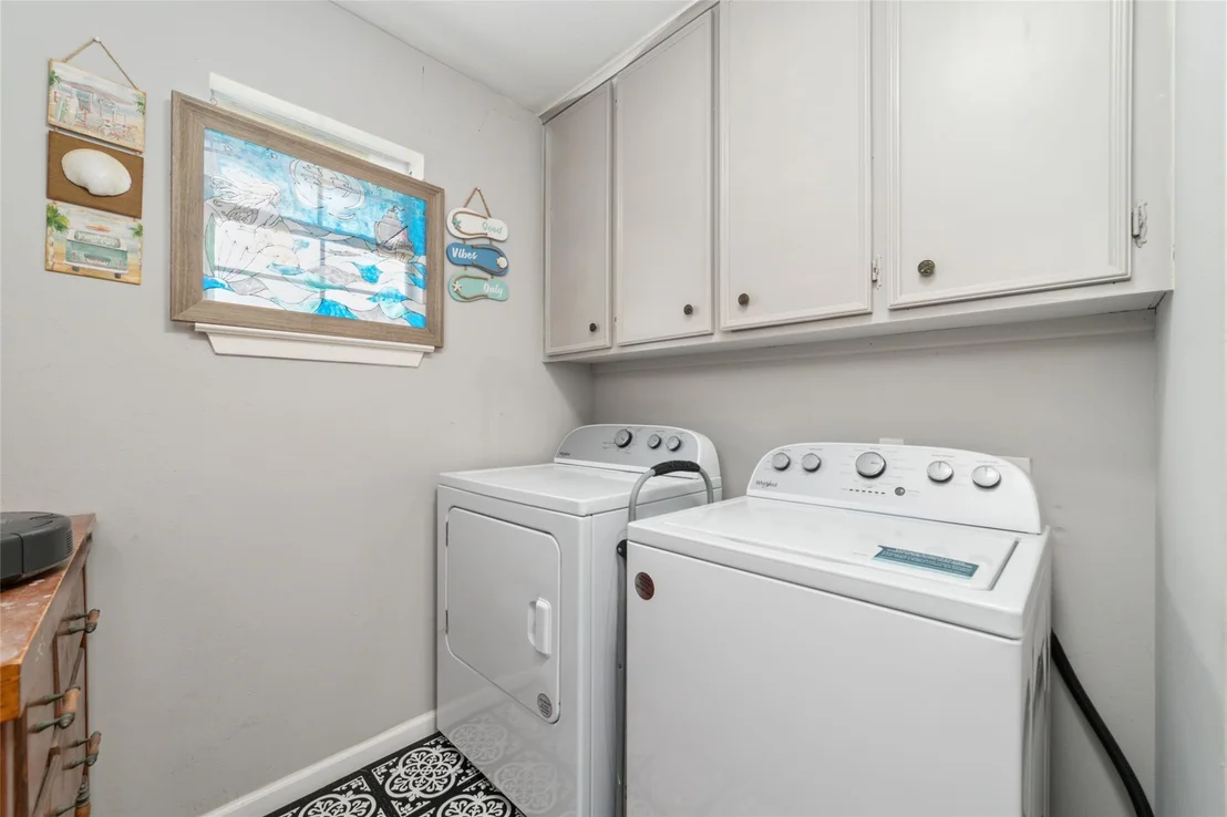 Photo of 610 Seashell Drive