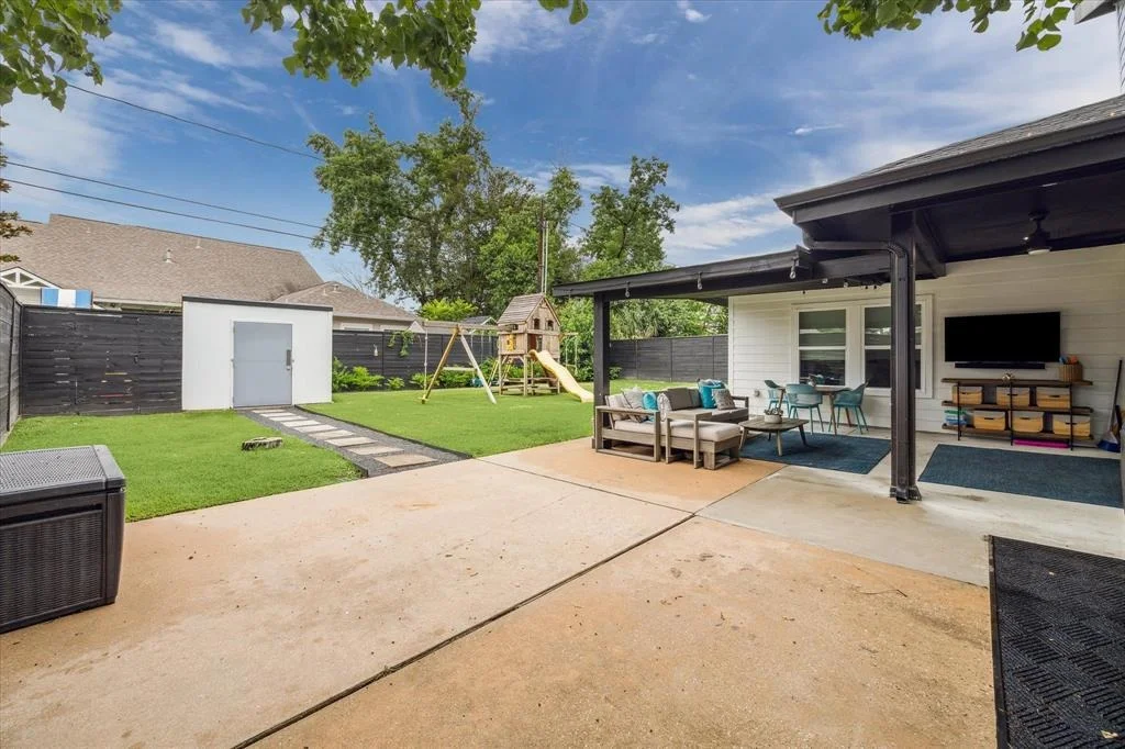 Photo of 1506 Du Barry Lane