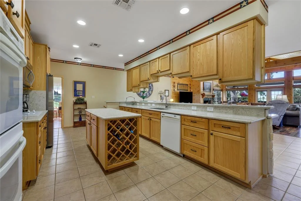 Photo of 120 Lake Oaks Boulevard