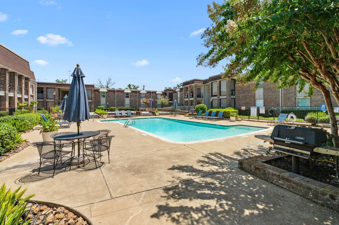 Photo of Unit 18 at 7575 Katy Freeway