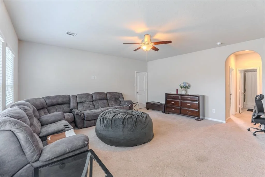 Photo of 17619 Harbourfront Road