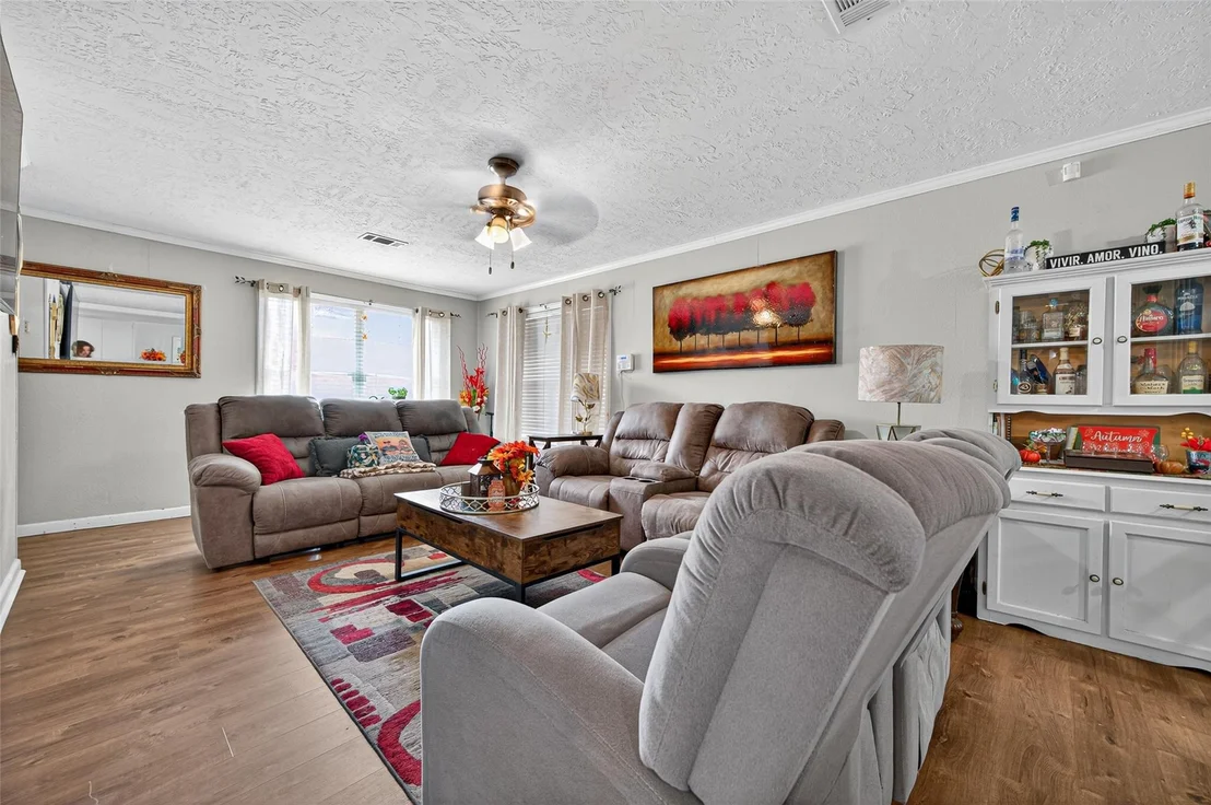 Photo of 702 Churchill Drive