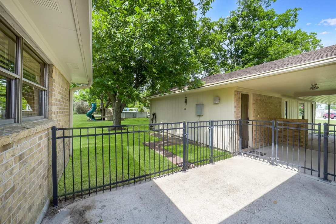 Photo of 18120 County Road 127