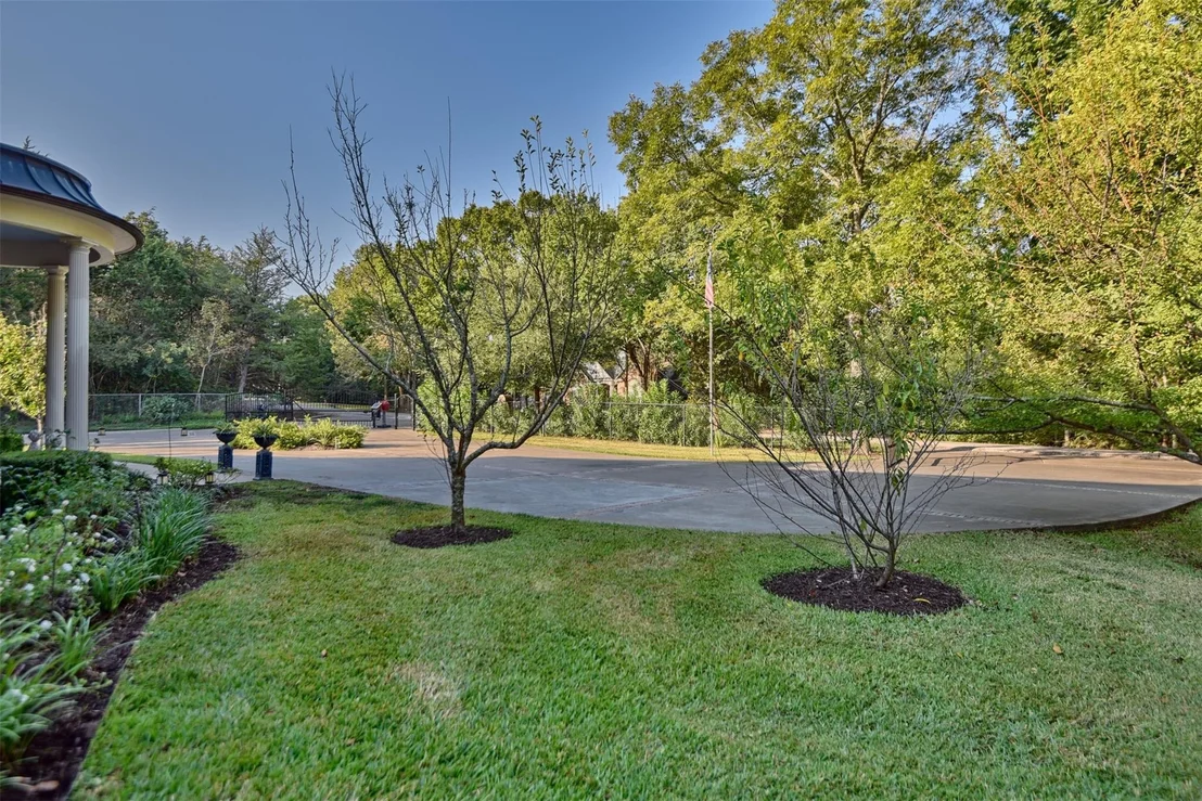 Photo of 851 Elm Drive