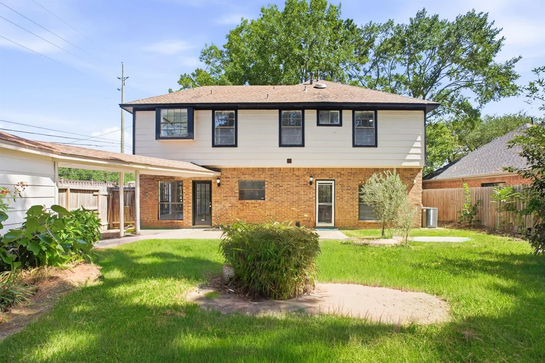 Photo of 18319 Oakhampton Drive