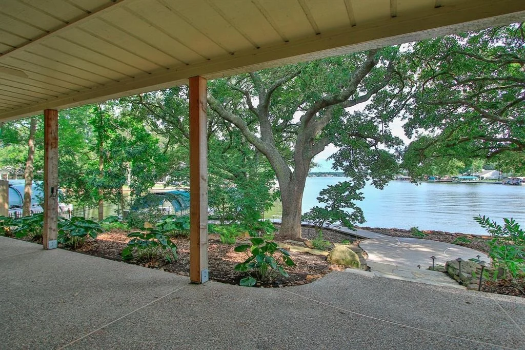Photo of 3023 Willowbend Road
