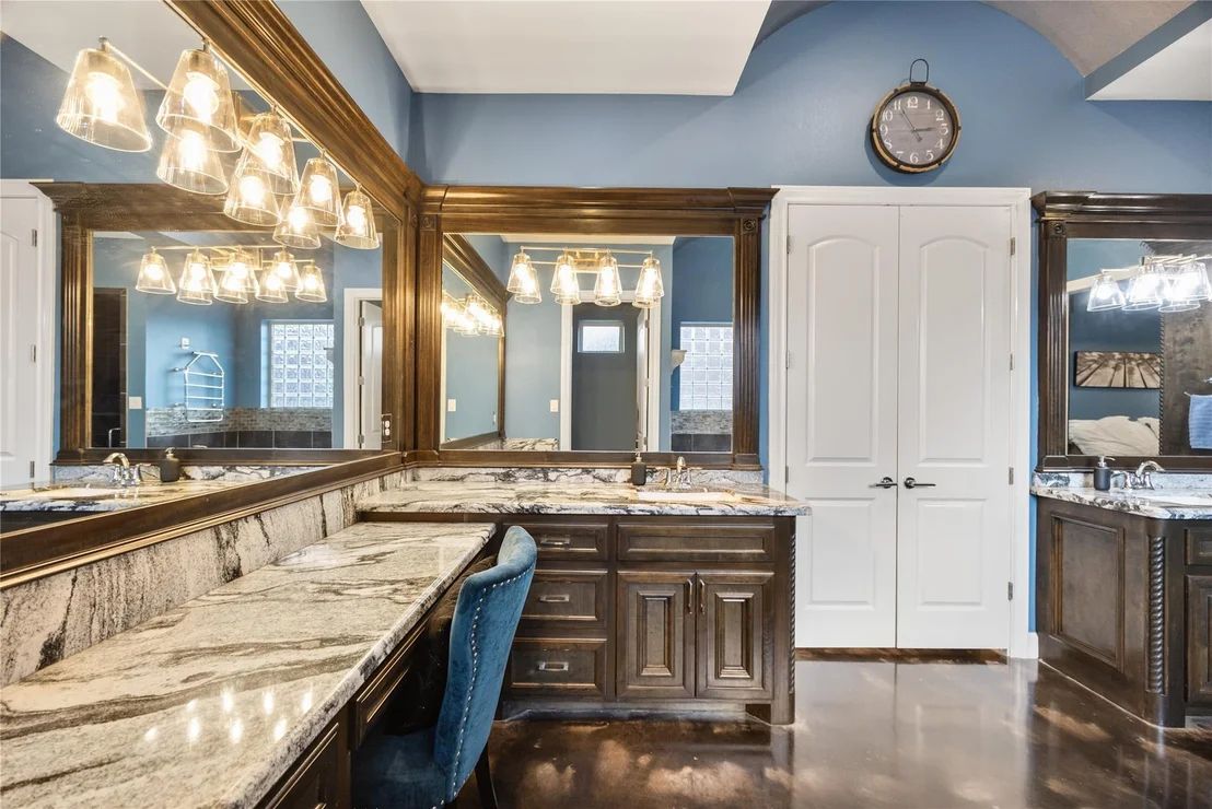 Photo of 12122 Hawthorne Drive