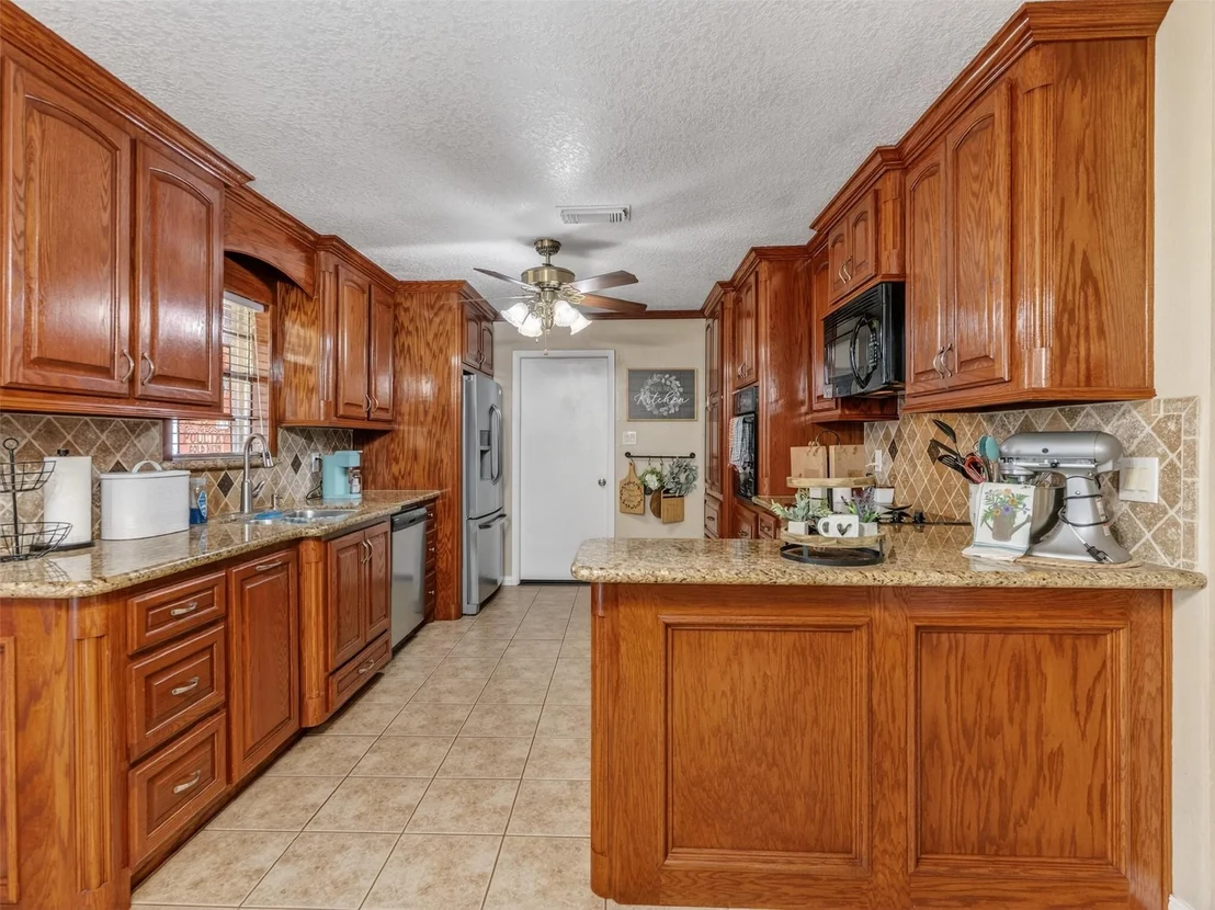 Photo of 1348 Gifford Road