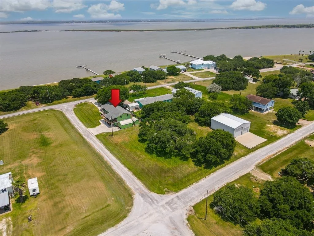 Photo of 2365 W Bayshore Drive
