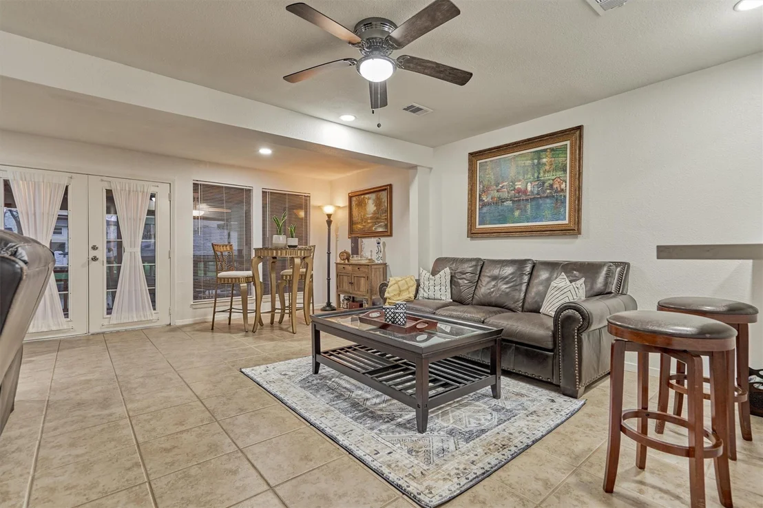 Photo of 807 Paradise Lane