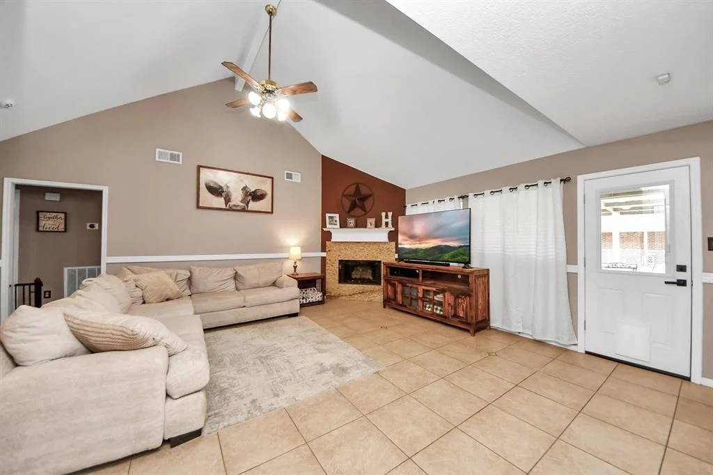 Photo of 2410 Lily Lane