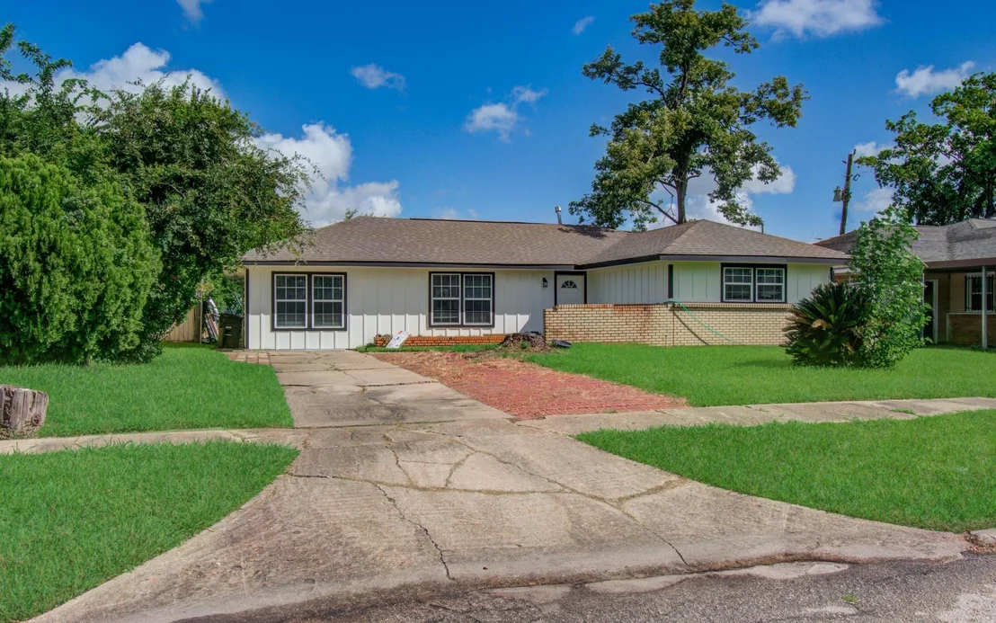 Photo of 6827 Kingsway Drive