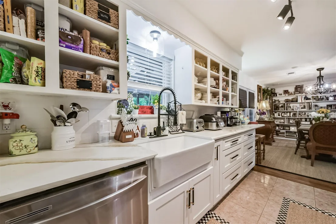 Photo of 1411 Blackburn Drive