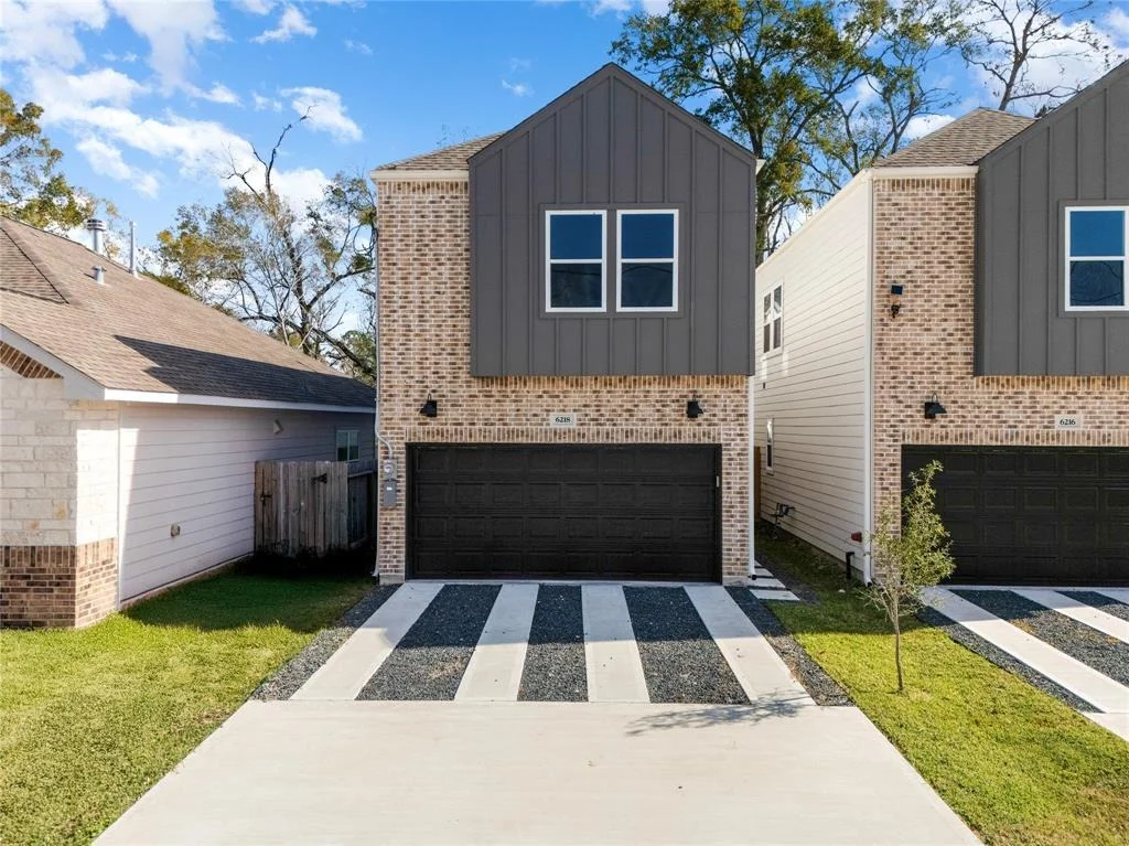 Photo of 6218 Carver Road
