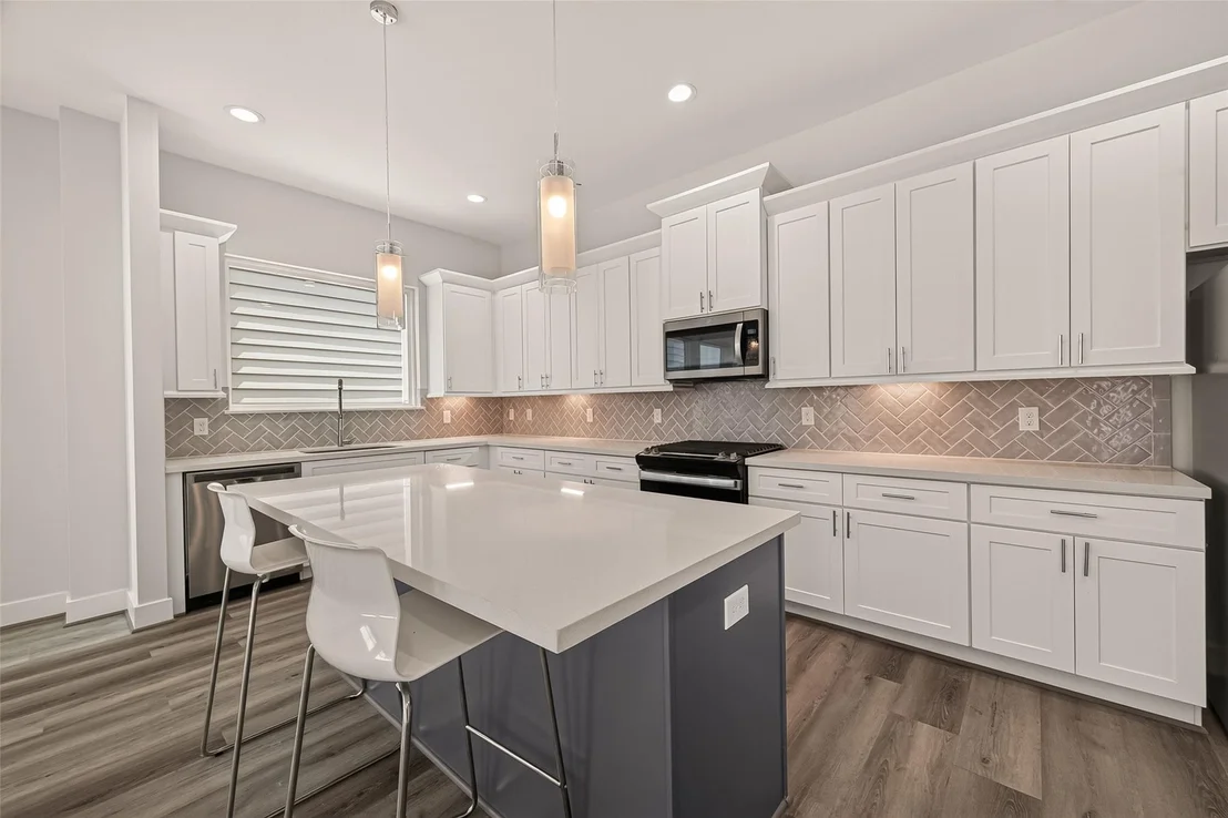 Photo of 3350 Pinemont Drive