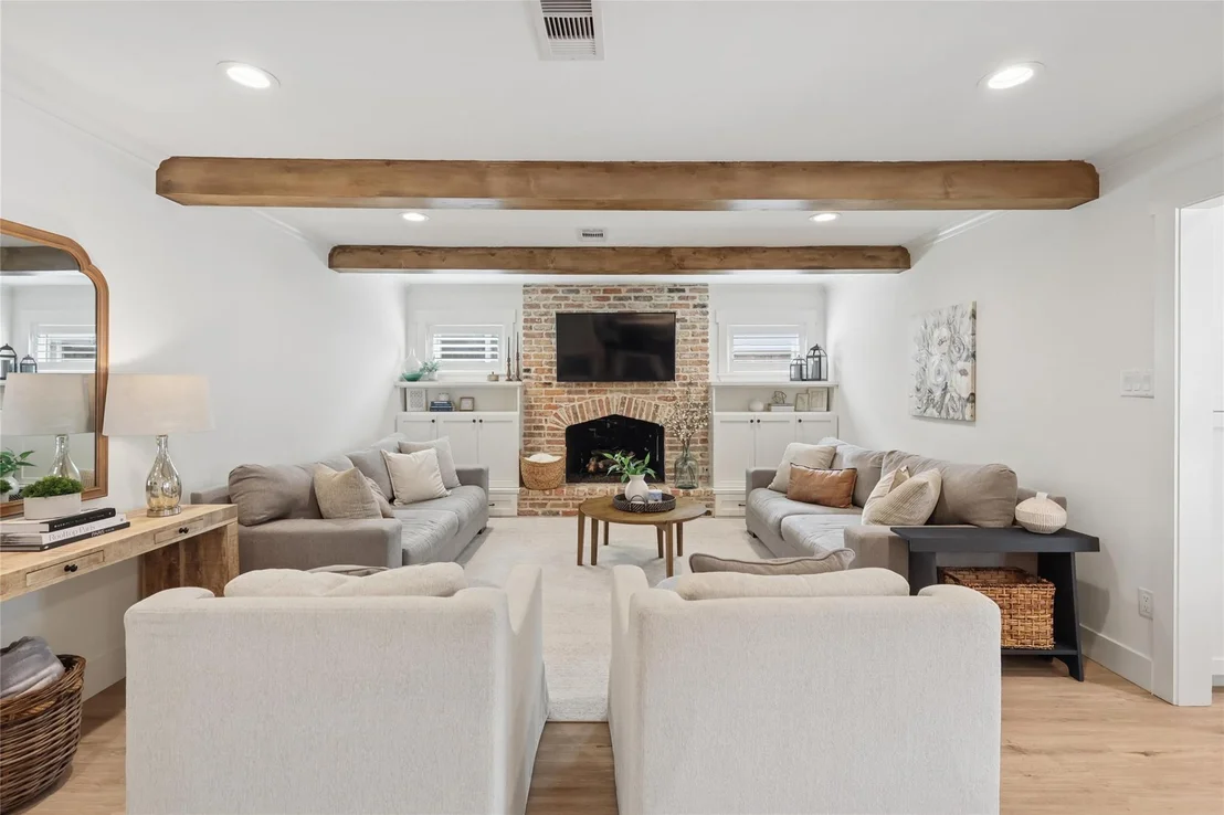 Photo of 14527 Oak Bend Drive