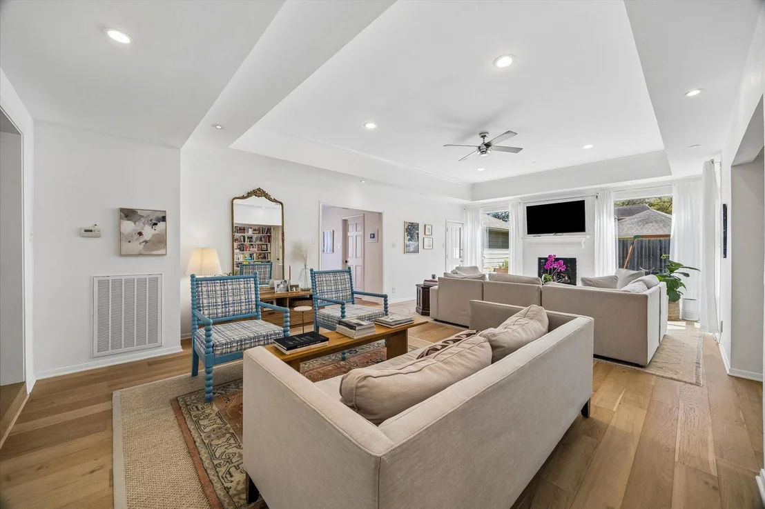 Photo of 2107 Ashgrove Drive