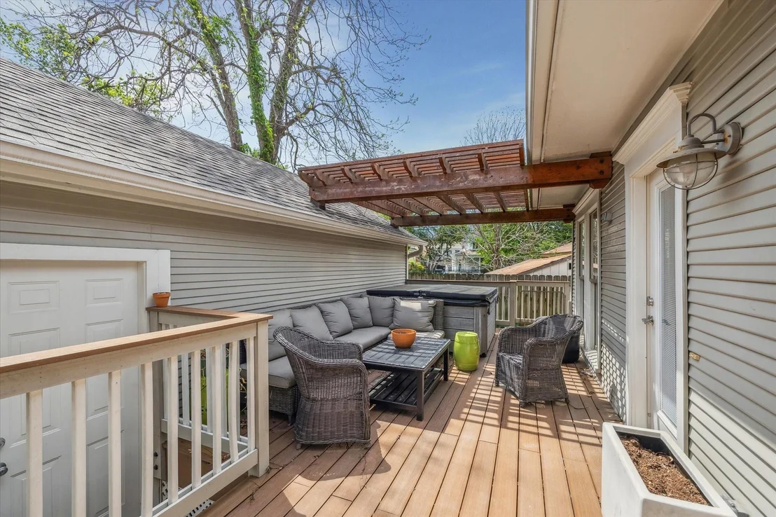 Photo of 2621 Morrison Street