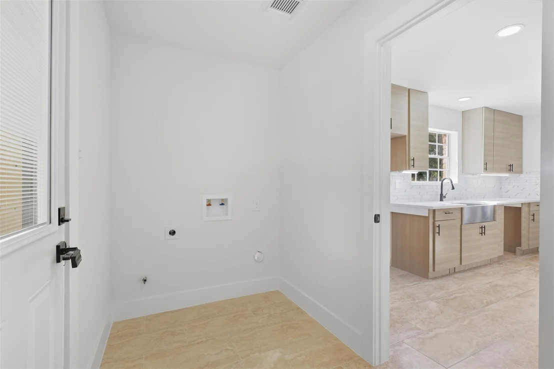 Photo of 8119 Pine Green Lane
