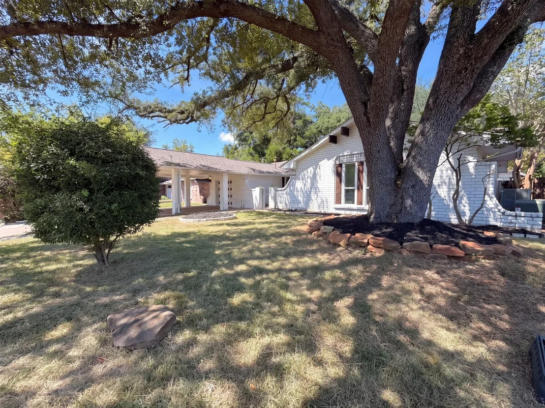 Photo of 1114 Forestburg Drive