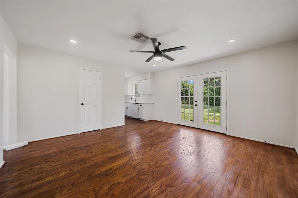 Photo of 15027 Bathurst Drive