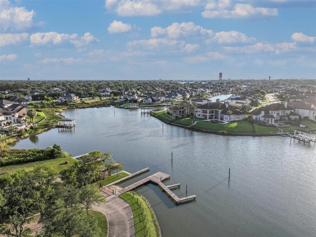 Photo of 4102 Lakepointe Forest Drive