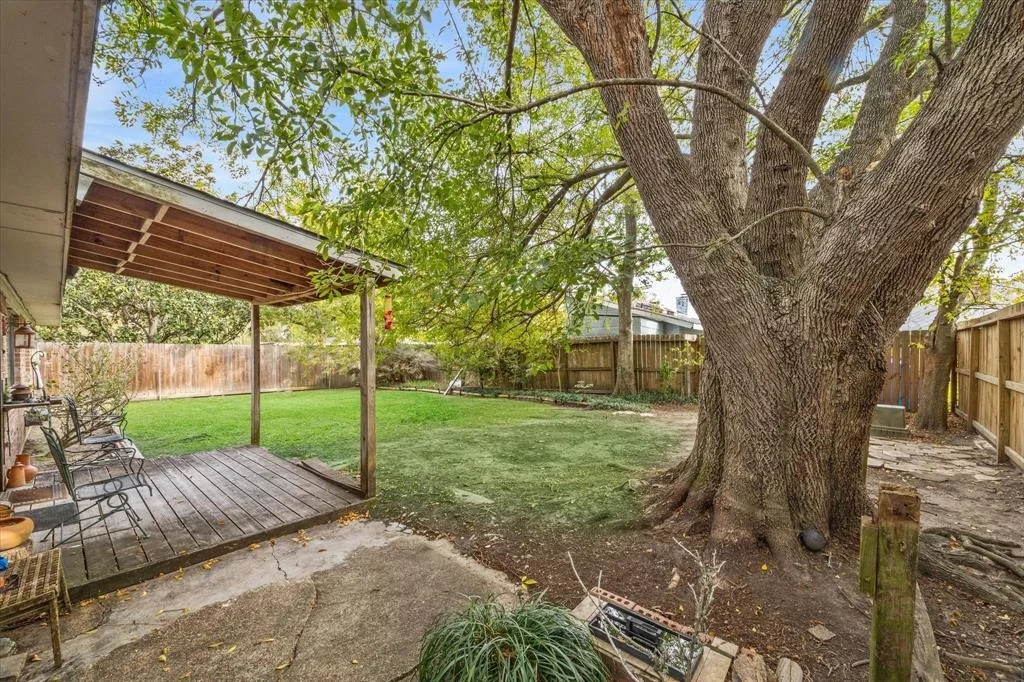 Photo of 834 Ramada Drive