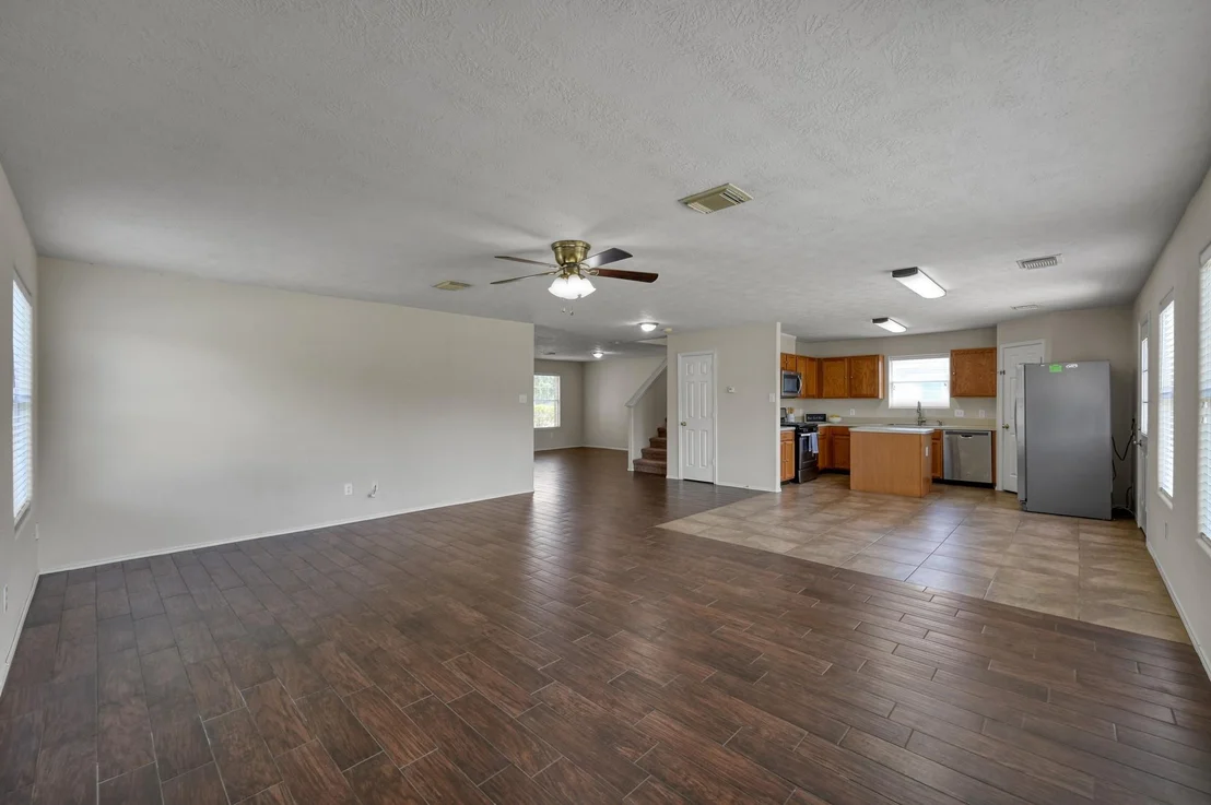 Photo of 23919 Kingbriar Drive