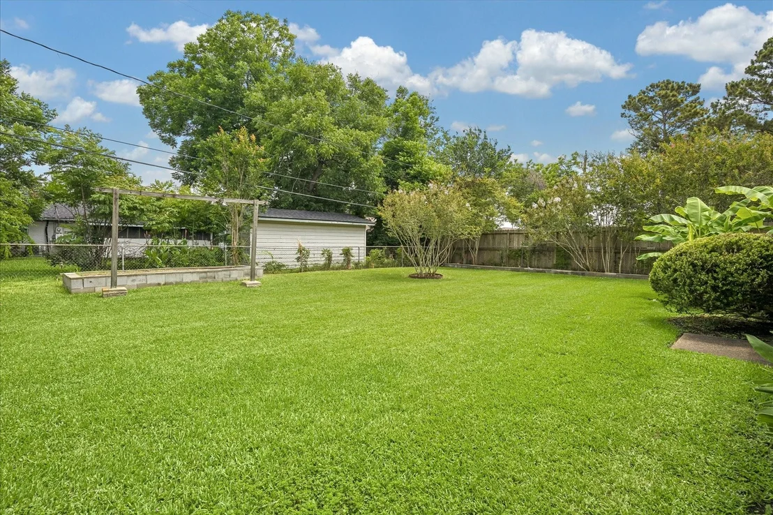 Photo of 5818 Effingham Drive
