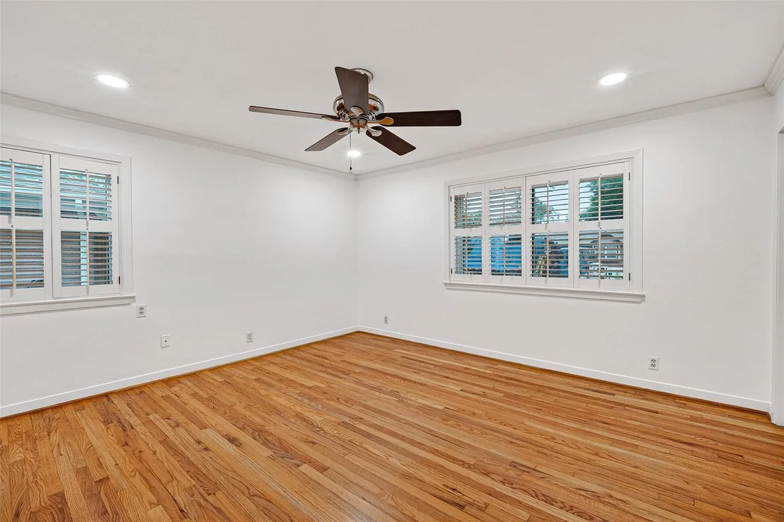 Photo of 5006 Creekbend Drive