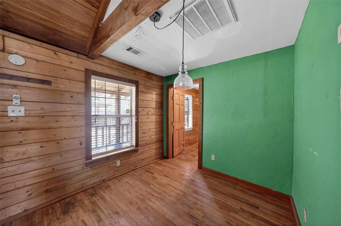 Photo of 18737 Saddleback Lane