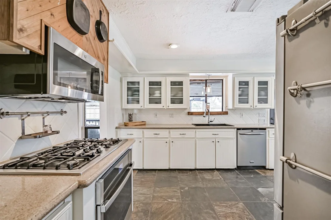 Photo of 910 Evergreen Drive