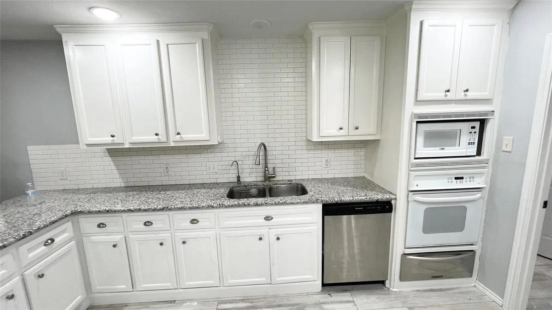 Photo of 803 Glen Hollow Drive