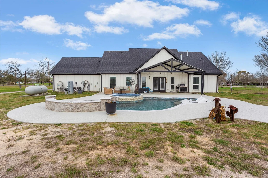 Photo of 7634 Highland Road