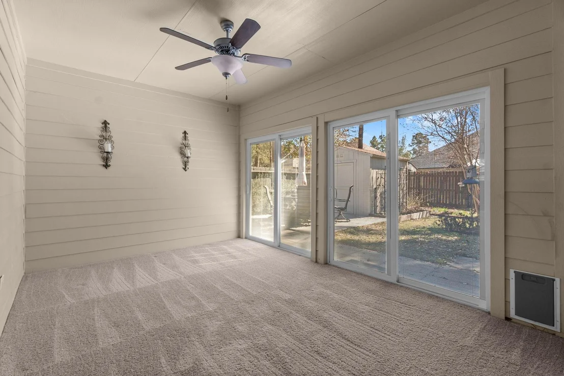 Photo of 984 Arbor Glen