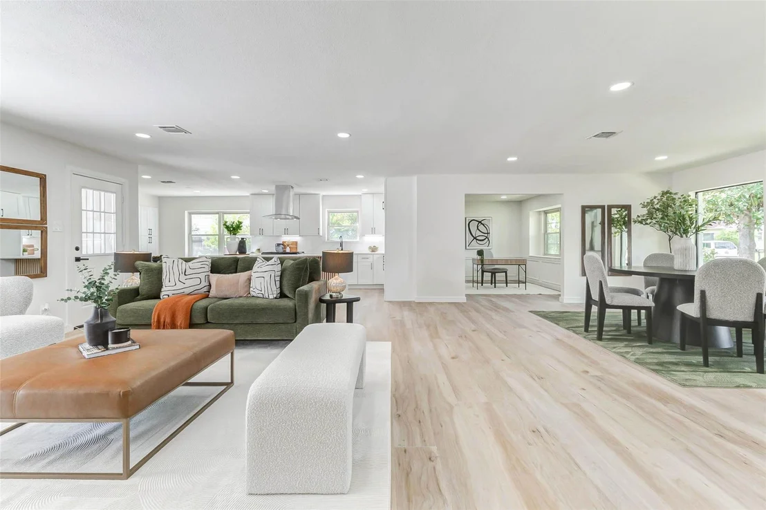 Photo of 9923 Emnora Lane
