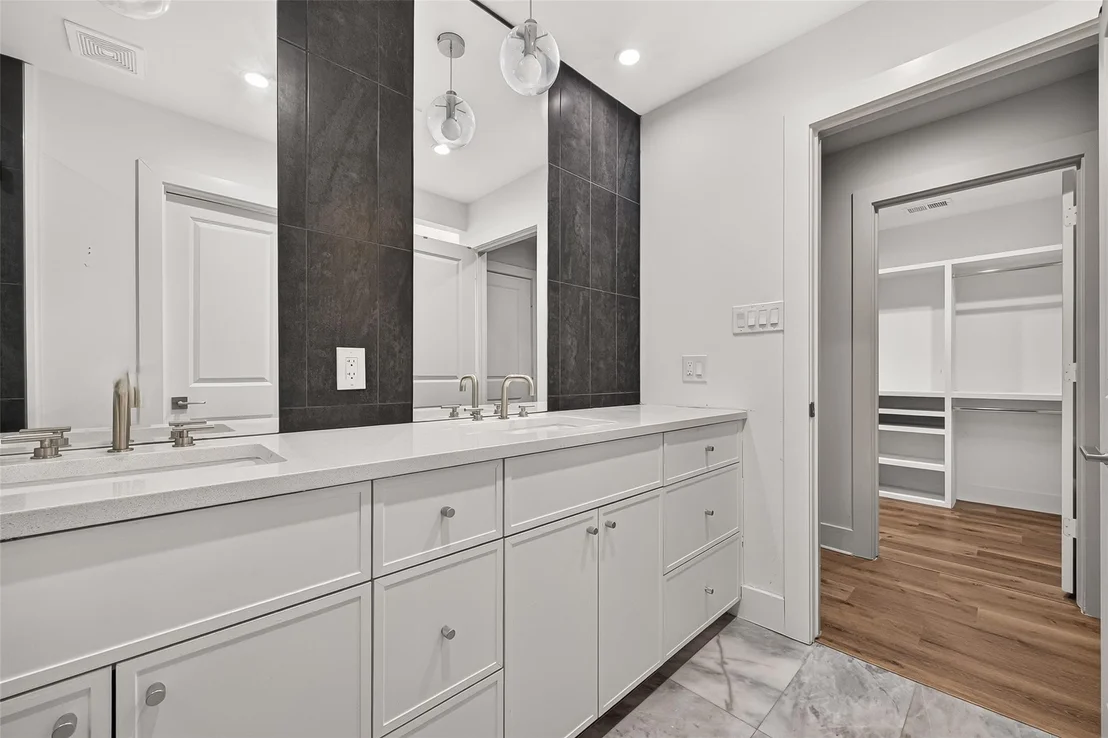 Photo of 10819 Oasis Drive