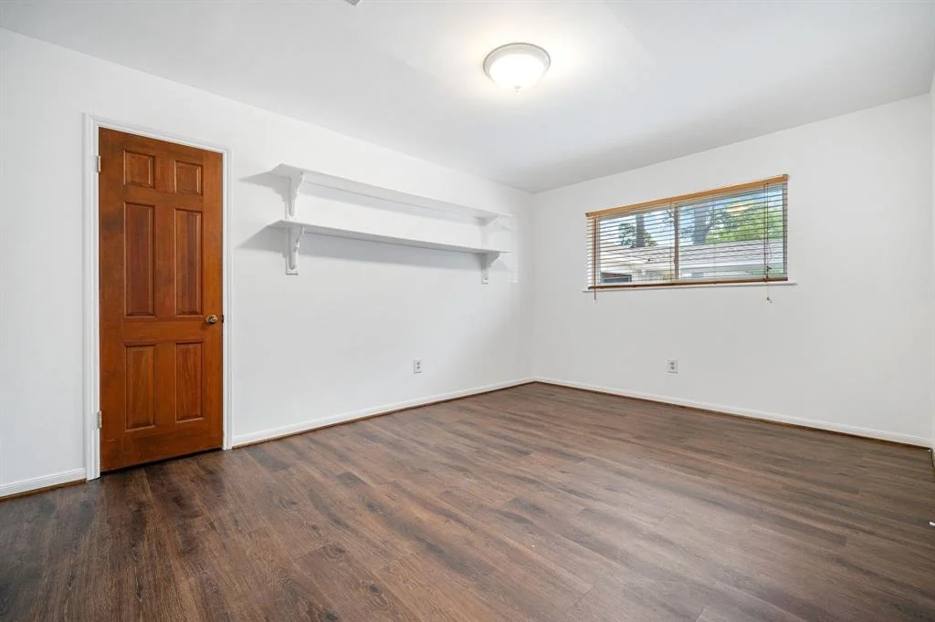 Photo of 907 Kingsbridge Road
