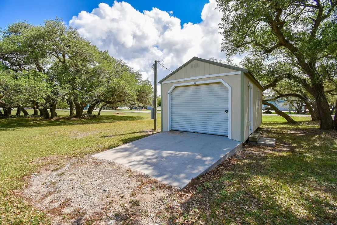 Photo of 1678 Bayview Drive